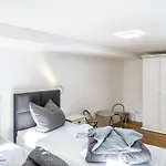 Haus Am Eschenbach 아파트